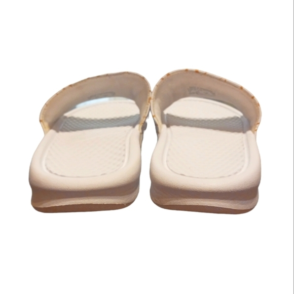Nike Slides Women's size 7 White and Gold Slip On's - Picture 5 of 9